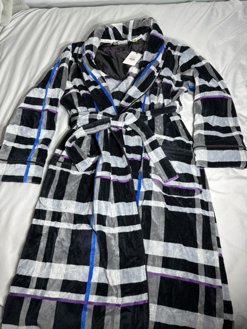 Robert Graham Black Robe with Purple Script Embroidery - Picture 10 of 12